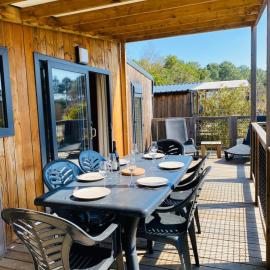 Chalet 3 chambres Bassin Arcachon - Camping- Parc aquatique, hotel in Gujan-Mestras