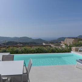 Villa Meliades with private pool, Hotel in Marioú