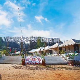 Bubbles of luxury Dublagadi Beach, hotel din Sindhia
