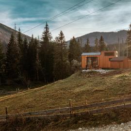 Tiny House - Ranč Ľadová - Zážitkové ubytovanie, hotel in Stratená