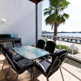 Dolphin Cove - Waterfront, Pool, Gym, Free Parking