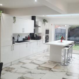 Luxury and spacious 3 bedroom home in Southampton, hotel in Southampton