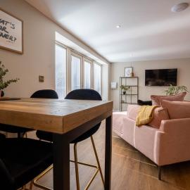 Church Road Retreats - Coral Cottage, Hotel in Kessingland