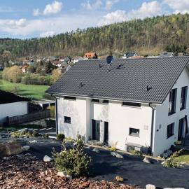 Haus Mira mit Pool und Sauna, hotel in Unterleinleiter