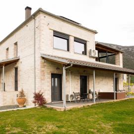 Villa de Vino，約阿尼納的飯店