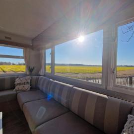 Chalet 'Como La Flor' Julianadorp Flowerfields Overview! 'Airconditioning', hotel in Julianadorp