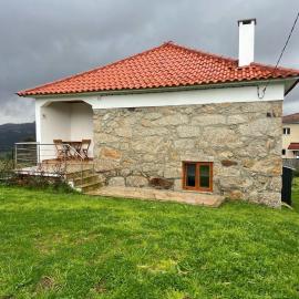Casa do Cascalho, hotel in Ribeira de Pena