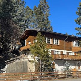 Quietly situated holiday home with marvelous mountain views