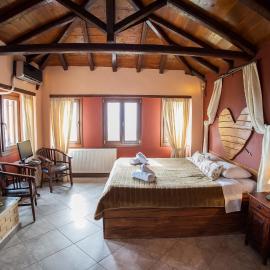 TERPOU StoneHouse and Suites "Junior Suite", hotel in Áyios Vlásios