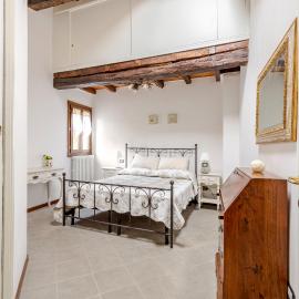 Romantica Residenza - Borgo Castello di Serravalle