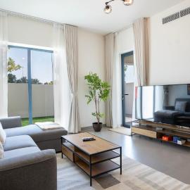 4BR Spacious Villa Backyard, Hotel in Abu Dhabi
