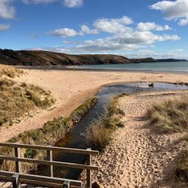 Peaceful stay 5 mins to beach and coast path walks
