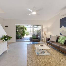 Sandpiper - Steps to Beach - BBQ - Courtyard