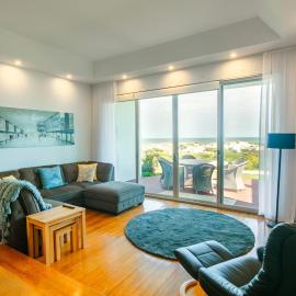Sea View - Family - Beach Access - 4 Bed 3 Bath, hotel i West Beach