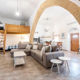 Amalia's Traditional Home in Paradisi, hôtel à Paradeísion