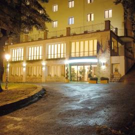 Hotel Miravalle 2000, hotel di Lizzano in Belvedere