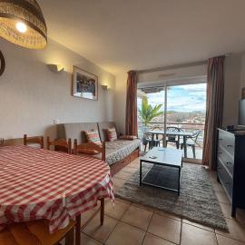Charmant 2 pièces avec terrasse et accès piscine - FR-1-239-1107
