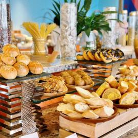 Flamingo Ibiza Hải Tiến Thanh Hóa Resort Luxury, hotel i Nam Khê