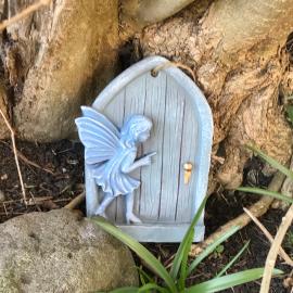 fAiRy DeLL Guesthouse 24-7 check in, cozy lockable rooms, tv, tea tray with choccies, cooling fans, free wifi and parking, COA, all are welcome, hotel in Bradford