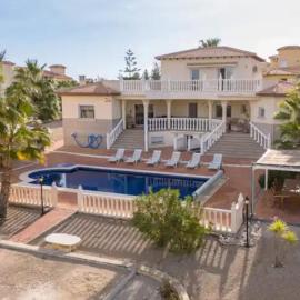 Villa Campos del Rio, hotel u gradu Campos del Río