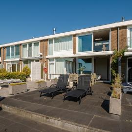 Moderne woning direct aan het Veerse Meer, dichtbij Zeeuwse kust VP054