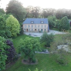 Ferme Clatot, hotel Les Trois Pierres városában