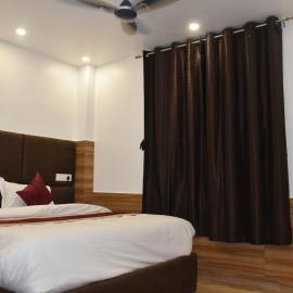 Hotel Obsidian Red, ξενοδοχείο σε Gorakhpur