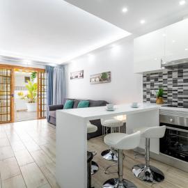 613 Garden City, heated POOL, AC and wifi