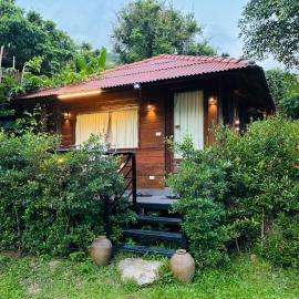 Gm Bungalow at Chaweng hill: Nathon Bay şehrinde bir otel