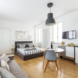 COSY and CHIC to the LAKE