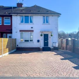 Colley 4 Bedrooms Cozy Home 6 Beds Large Driveway Parking Suitable For Longer Stay