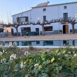 A Country and Vineyard Retreat