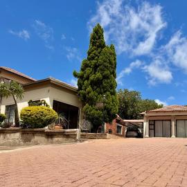 Dithabeng View Guest House, hotel in Rustenburg