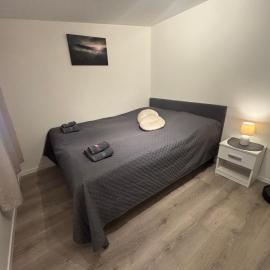Litle cozy apartment in Ålesund, מלון באלסונד