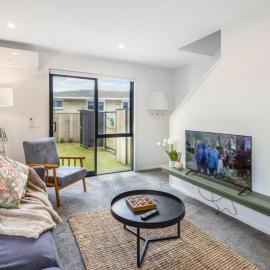 The Grove Hideaway, hotel in Lower Hutt