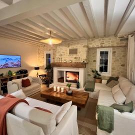 Grande villa Campagne Chic 1h Paris Jacuzzi Sauna, hotel di Treuzy-Levelay