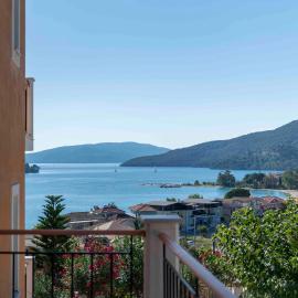 Amelie Sea View Apartments, hotel u gradu 'Nydri'