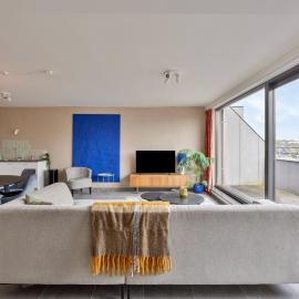 Ruim 2 slaapkamer appartement met parking nabij NAVO, hotel u gradu 'Machelen'