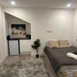 Brigstock 7, hotel a Thornton Heath