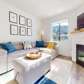 Beautiful 1BR in Village Centre
