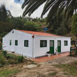 Casa hotel, vía Duitama - pantano de Vargas, hotell i Tibasosa
