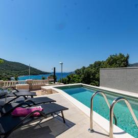 Seaside apartments with a swimming pool Tri Zala, Korcula - 558