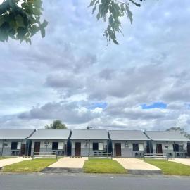 Cooper's Cottages, hotel a Lightning Ridge
