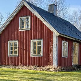2 Bedroom Nice Home In Småland, hotel u gradu Lönbomåla