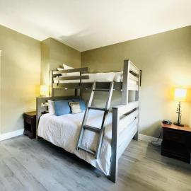 Solara Getaway 2BR Condo with Pool - Hot Tub - Gym - Spa-102