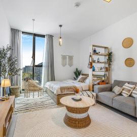 Boho Bloom Studio Apartment by JK, hotel in Sharjah