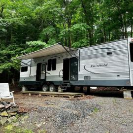 Lakefront RV Cottage in Parry Sound #18, hotel di Parry Sound
