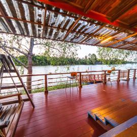 Chuenwaree Riverside Stay, hotel in Suratthani