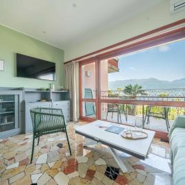 Il Nido Belmonte - Lakeview, hotel v destinaci Brezzo