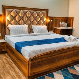Hill Hideout Rooms & Suites